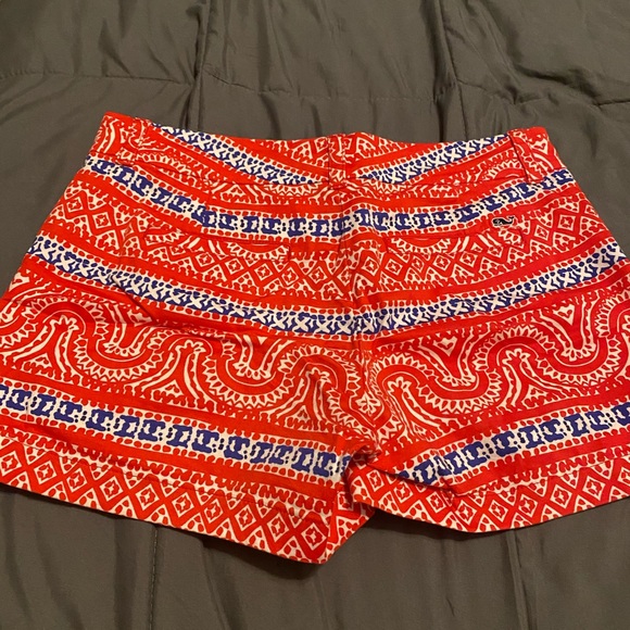 Vineyard Vines Shorts - Picture 2 of 3